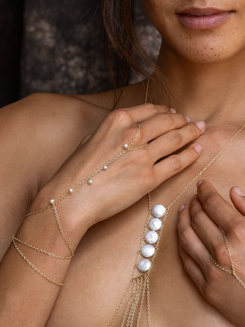 Vine Pearl Hand Chain