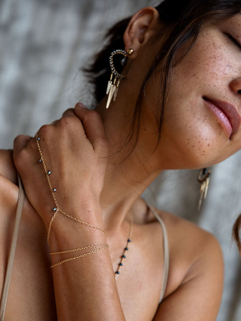 Vine Pearl Hand Chain