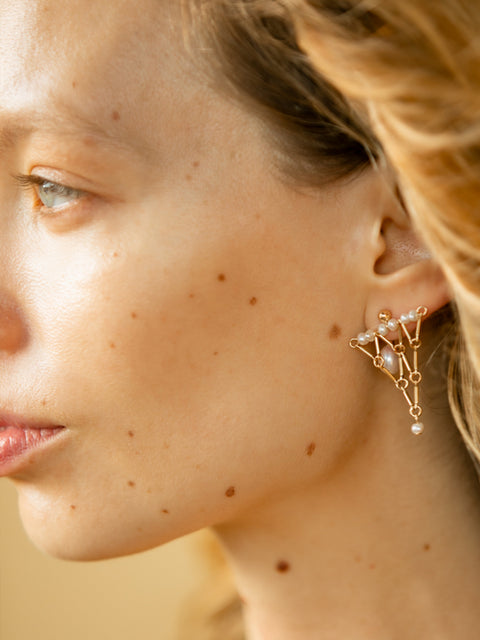 Cleopatra Magic Pearl Earrings - Goldish