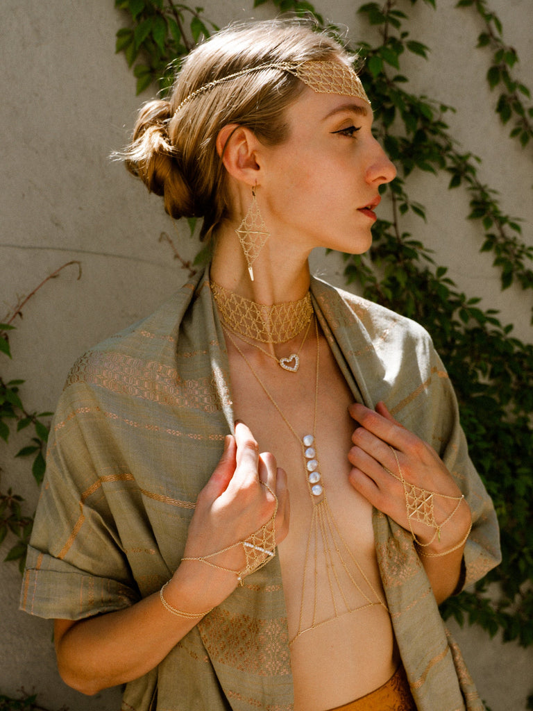 Starlight Hand Chain - Goldish