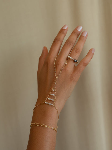 Vessel Pearl Hand Chain - Goldish