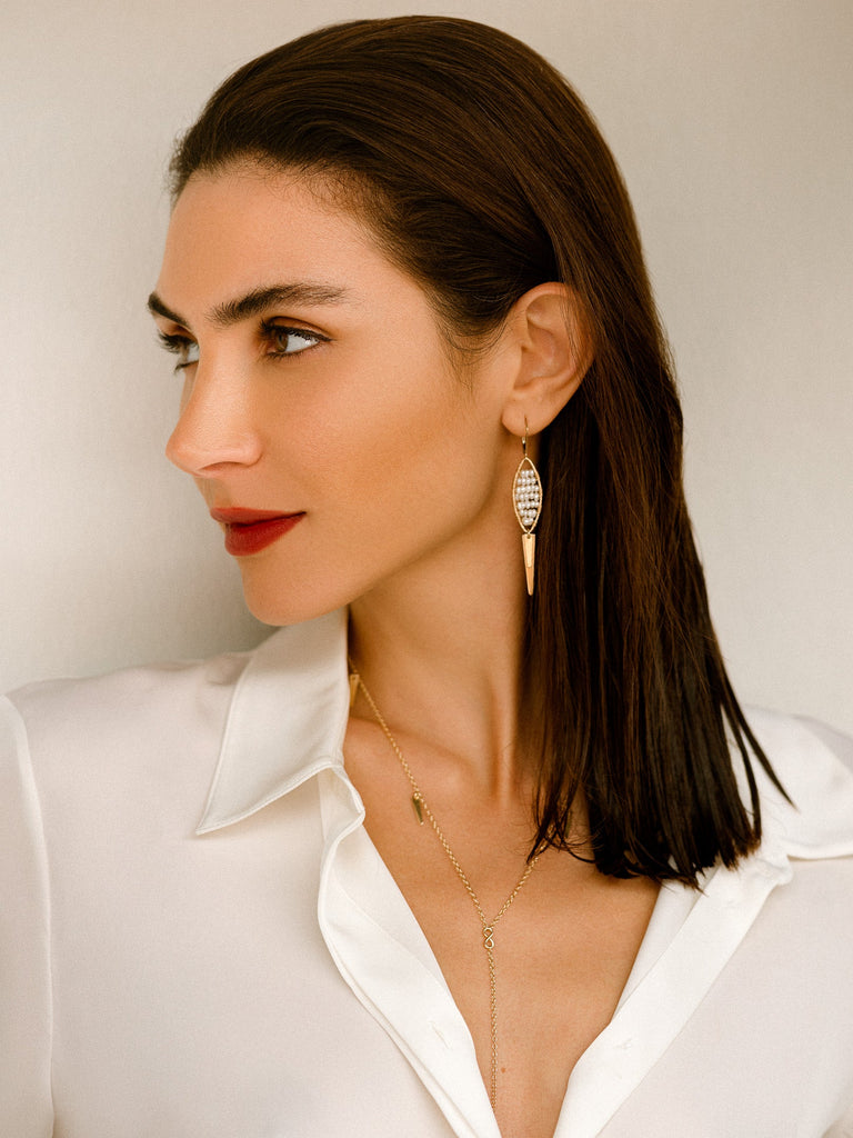 Dolphin Pearl Earring - Goldish