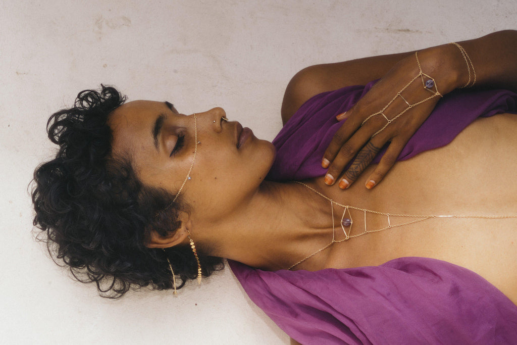 Gemstone Cupid's Eye Handchain - Goldish